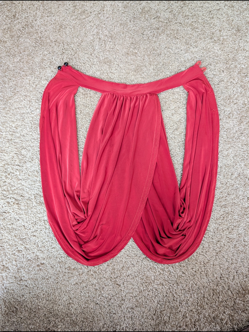 PrettyLittleThing - Open Back Halterneck Crop Top